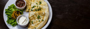 Лепешка, фаршированная курицей, грибами и тертым сыром
