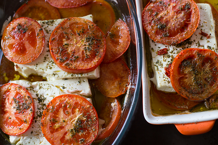 Запеченный сыр Фета с помидорами и оливковым маслом Extra Virgin